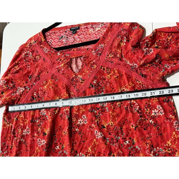 Torrid Floral Red Orange Lace Peasant Top, Boho Bell Sleeve, Size 2 (2X) - Picture 5 of 9